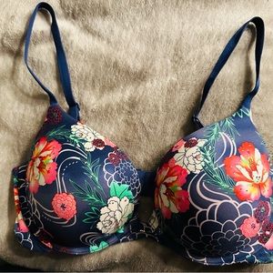Victoria's Secret Plunge Push-up Bra 36D